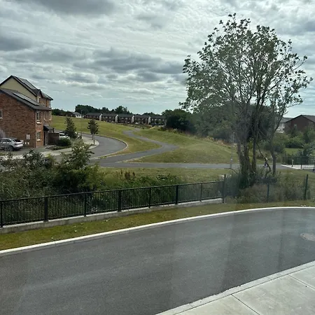 Stylish Modern With Parking & Comfort Double With Private Bathroom Habitación en casa particular Dundalk