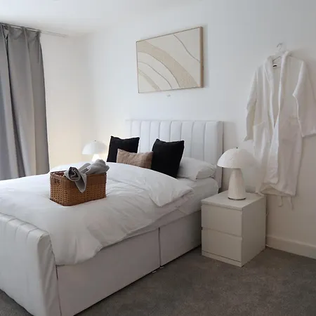 Habitación en casa particular Stylish Modern With Parking & Comfort Double With Private Bathroom